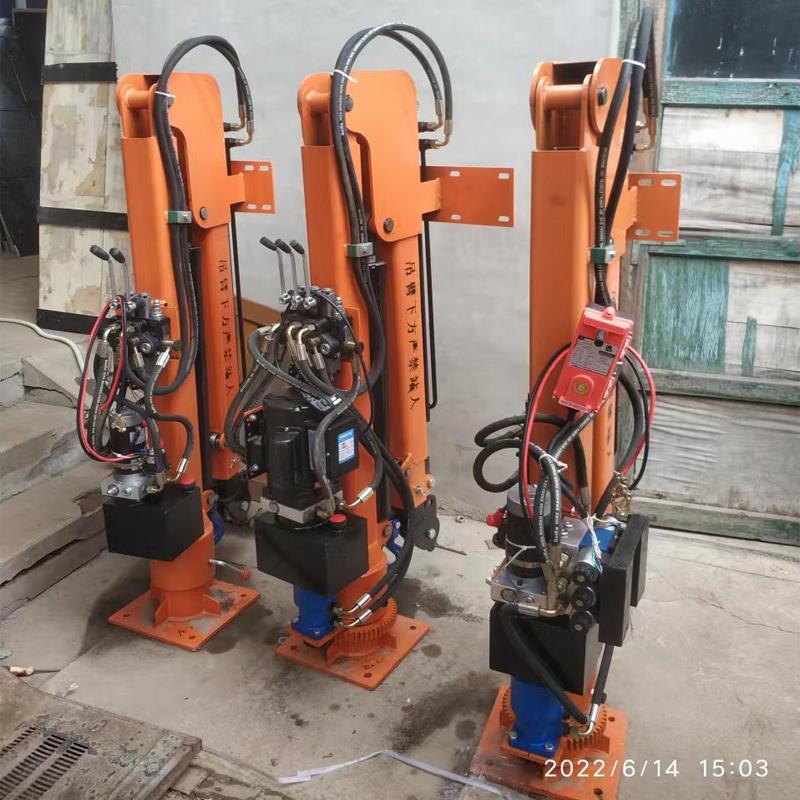 巴彦淖尔市重汽蓝牌随车吊 3.2吨 国六动力强 液压驱动 农用自卸起重机